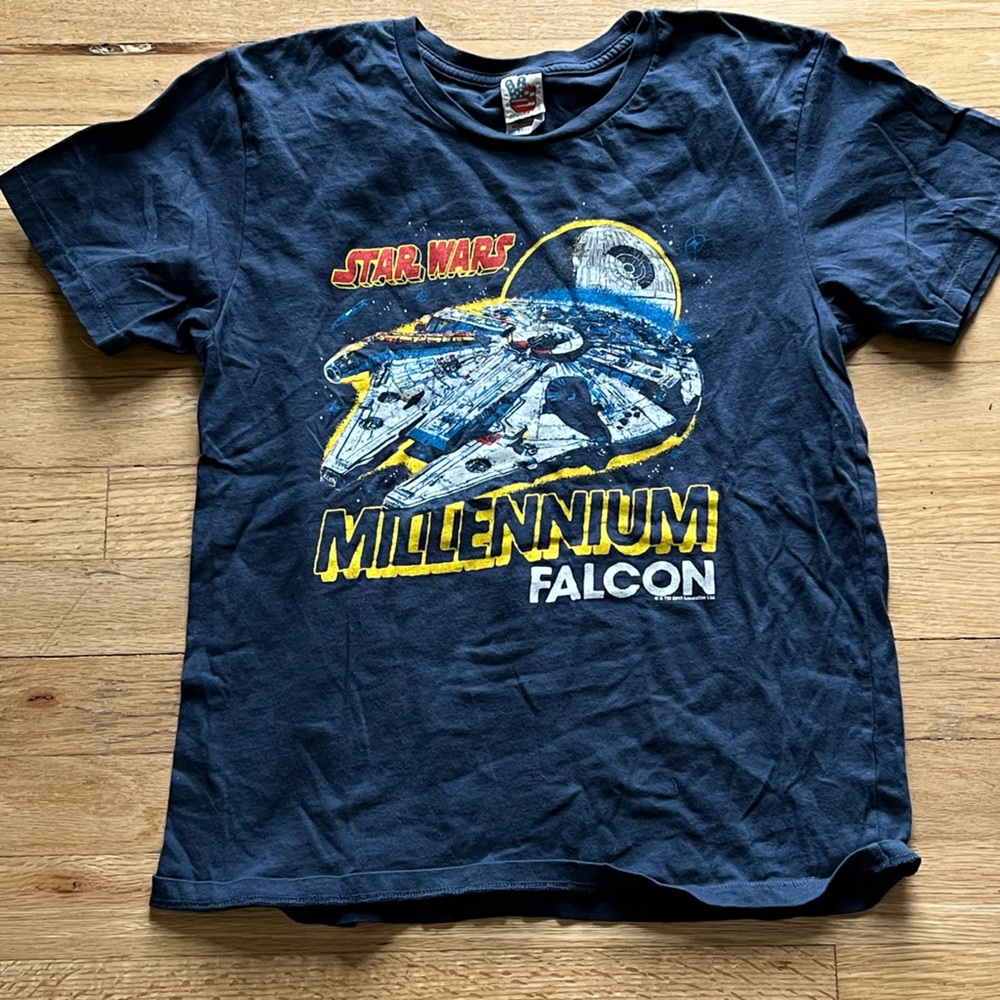 Junk Food Star Wars tee Millinium Falcon